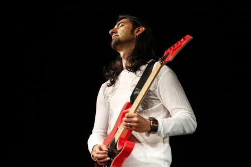 Vishaal Kapoor Online Guitar Lessons Student Of Tom Hess