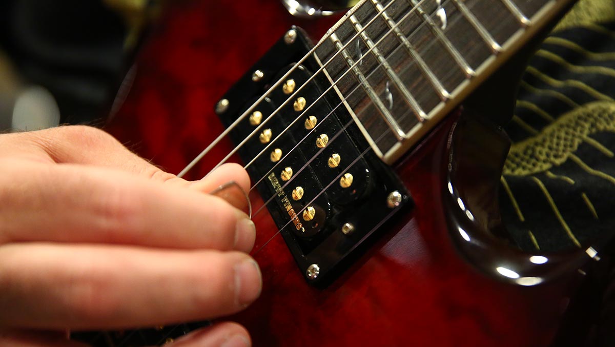 Guitar picking example