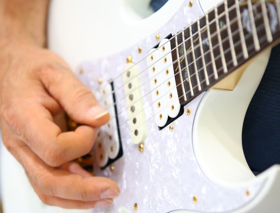 Guitar picking example