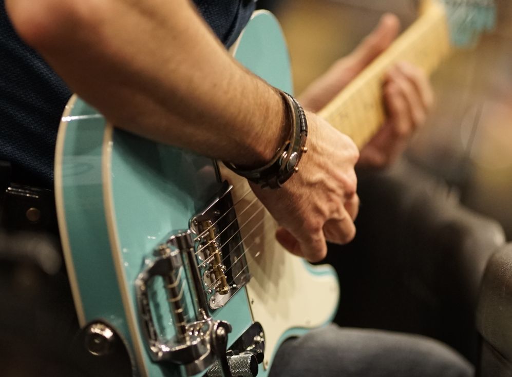 Guitar picking example