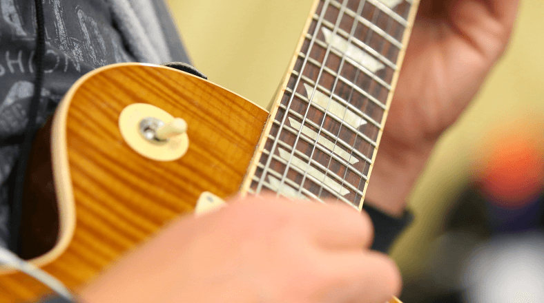 Improve lead guitar licks