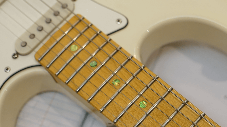 Fast and clean guitar playing
