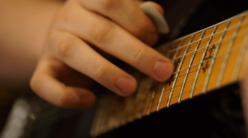 Play guitar fast and clean