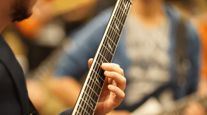 Play guitar without mistakes