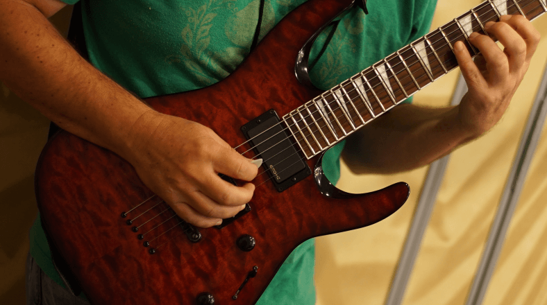 Play difficult guitar solos and licks