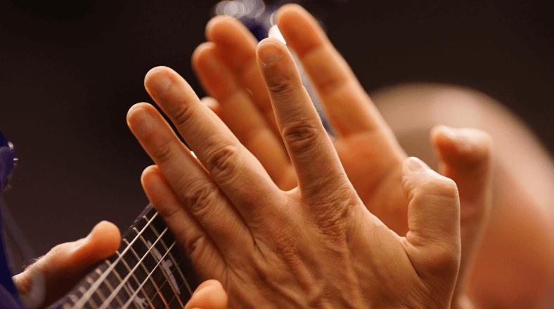 Motivate beginner guitar students