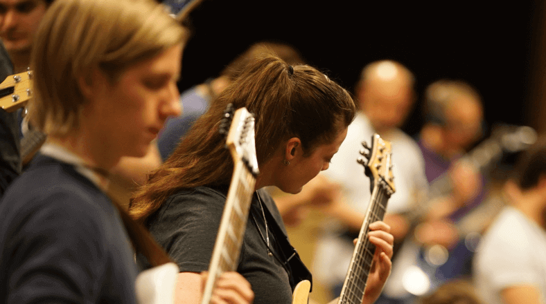 How To Get Guitar Students