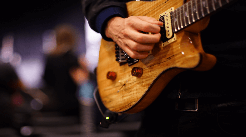 Left-Handed Guitarists: Uncovering the Secret of Their Percentage in the  Music World - Breakthrough Guitar