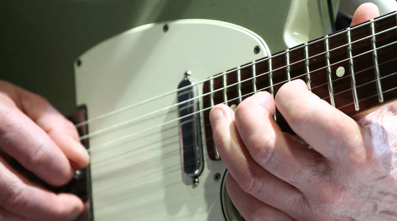 Play emotional guitar licks