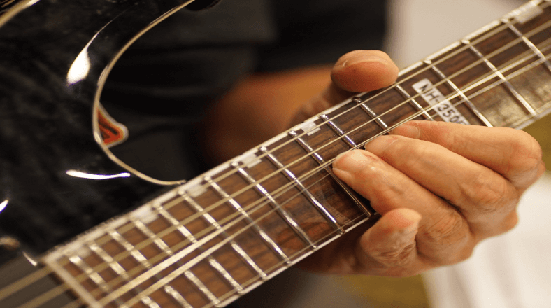 How To Play Guitar Vibrato