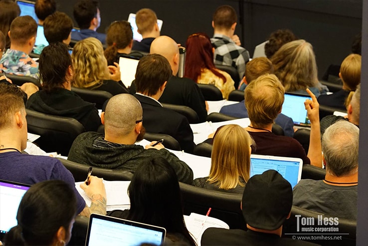 How to become an expert guitar teacher