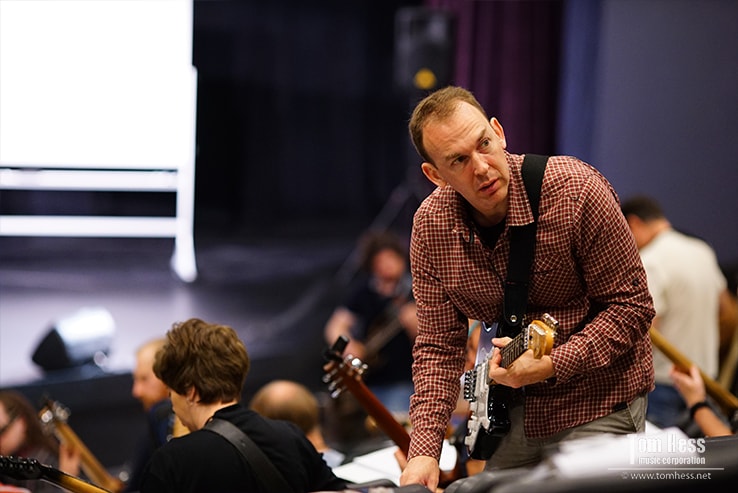 Guitarists live meeting