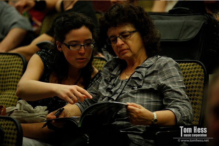 Studens at the guitar live event