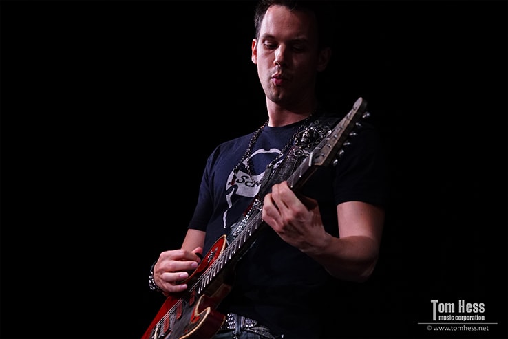 Guitarist playing at HESSFEST