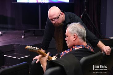 Lesson about how to play guitar solo