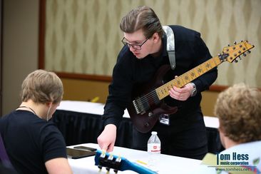 Training how to play creatively