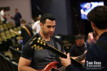 Ultimate guitar soloing training