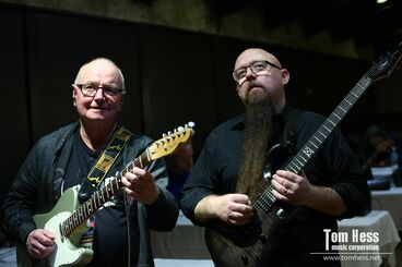 Live classes for guitarists