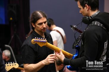 Electric guitar classes