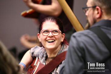 Find new friends among musicians