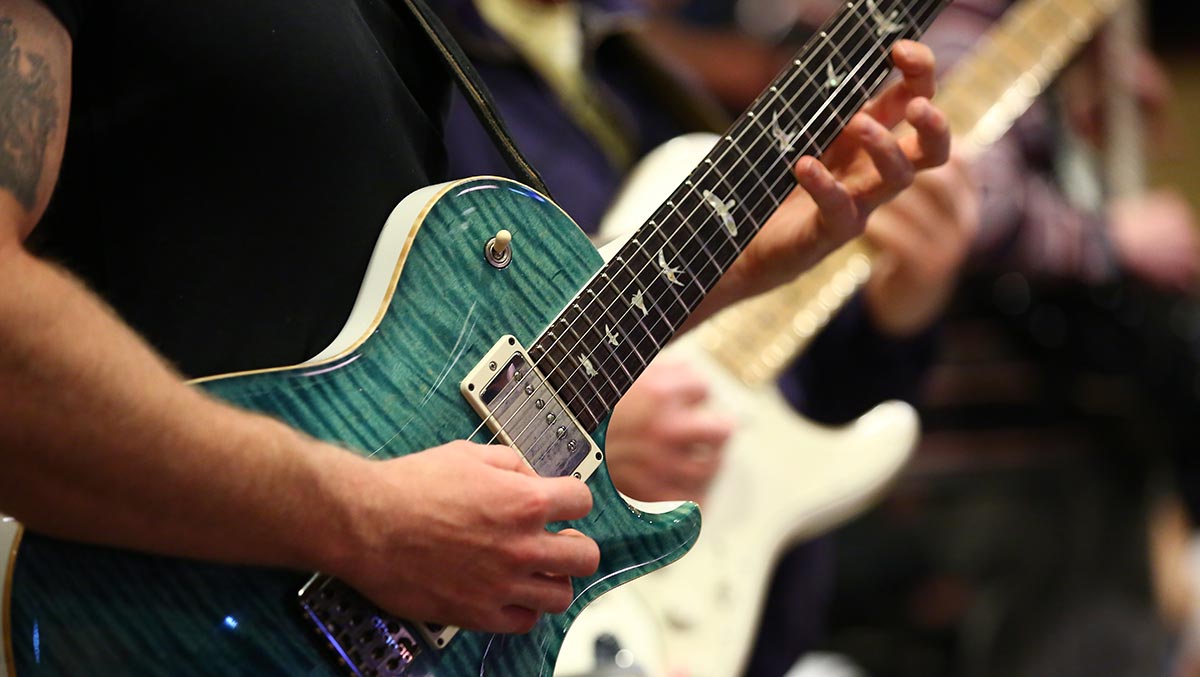 How to organize your guitar practice with limited practice time
