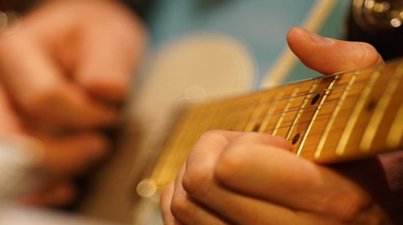 How To Play Guitar Fast