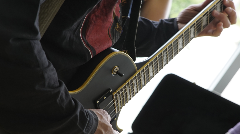 Improvise creative guitar solos