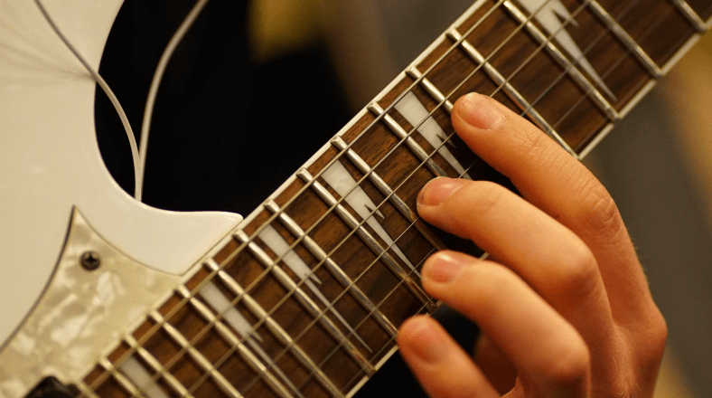 Sweep picking guitar arpeggios