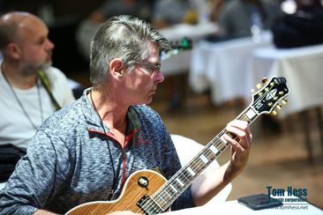 Lean guitar fretboard