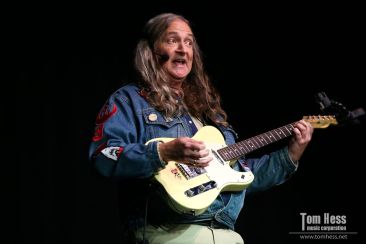 Show my guitar playing to other people