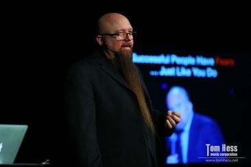 Tom Hess teachers a guitar masterclass